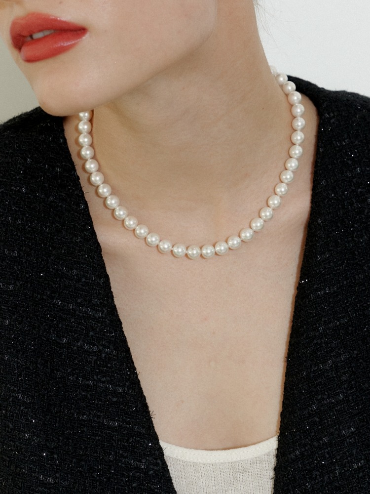 Classic 90&#039;s Pearl Necklace