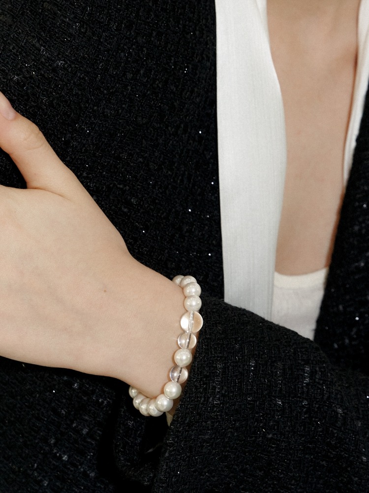 Classic 90&#039;s Pearl Bracelet