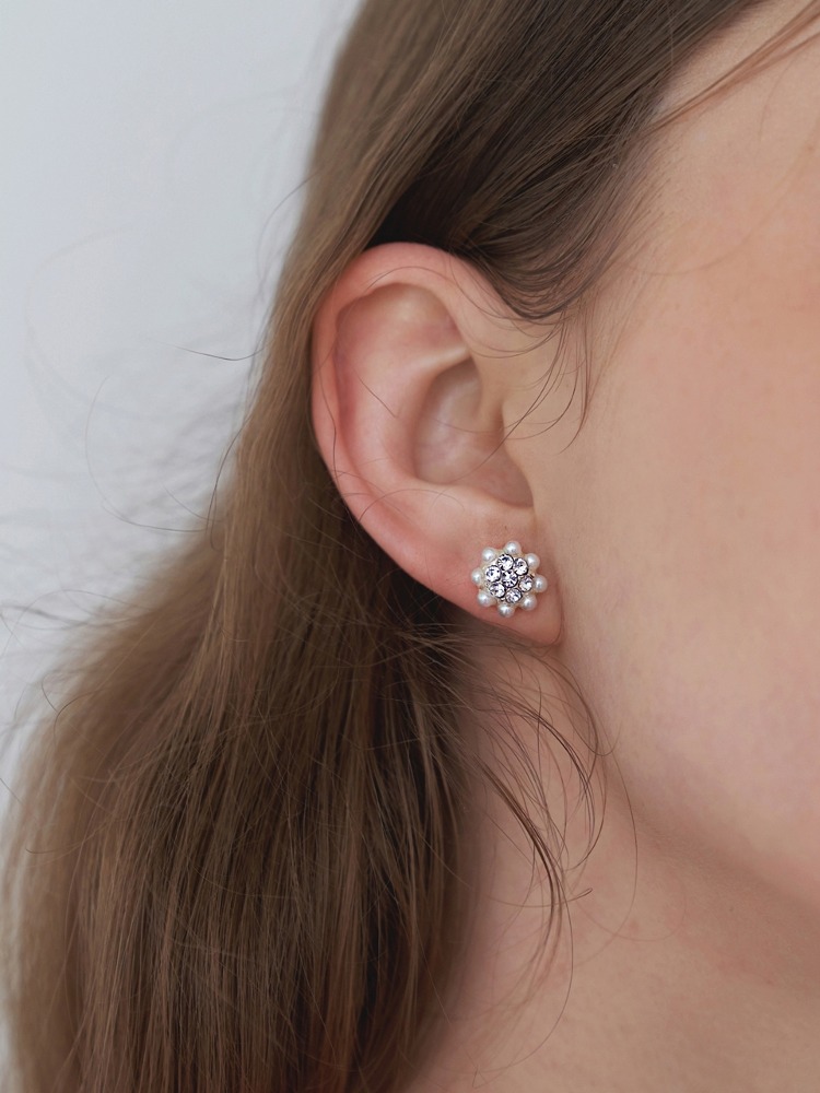Flower Pearl &amp; Cubic Earrings