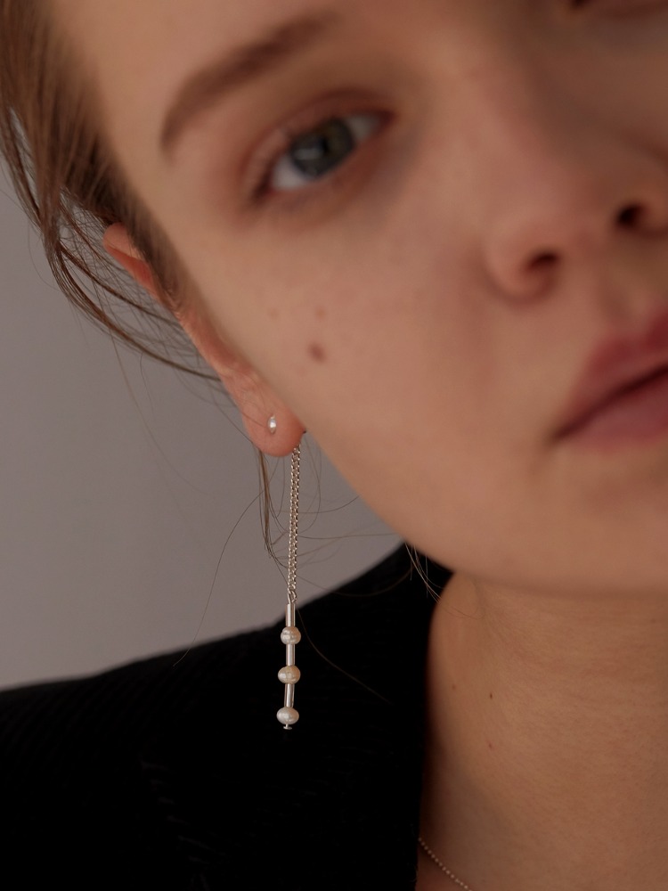 [Silver] Swarovski &amp; Pearl Stick Drop Earrings